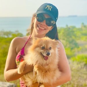 Meet your Posher, Daniela j